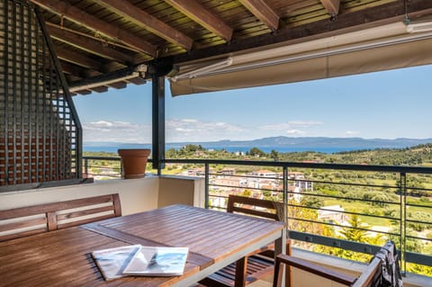 Patio, Day, Natural landscape, View (from property/room), Balcony/Terrace, Dining area, Sea view
