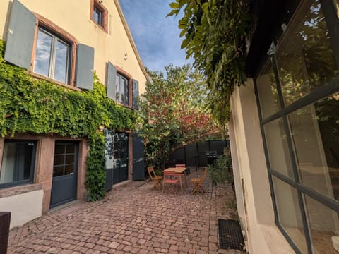Property building, Patio, Garden