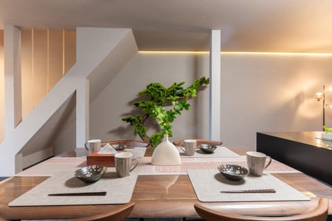 Food and drinks, Dining area