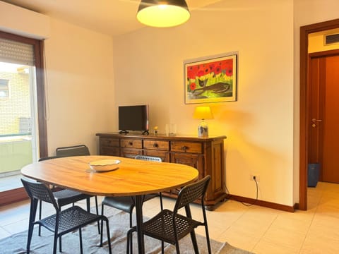Communal lounge/ TV room, Dining area