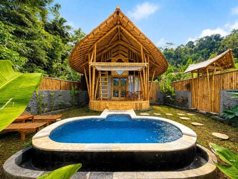 Property building, Natural landscape, Garden, Garden, Garden view, Pool view, Swimming pool, Swimming pool, sunbed