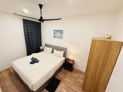 Bed, Photo of the whole room, Bedroom, towels, wardrobe