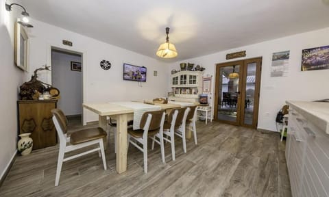 Apartments Mlacovic Bed and Breakfast in Lika-Senj County