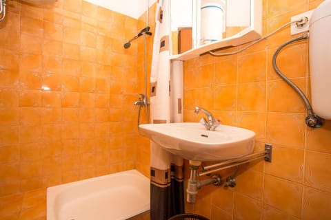 Apartments Mlacovic Bed and Breakfast in Lika-Senj County