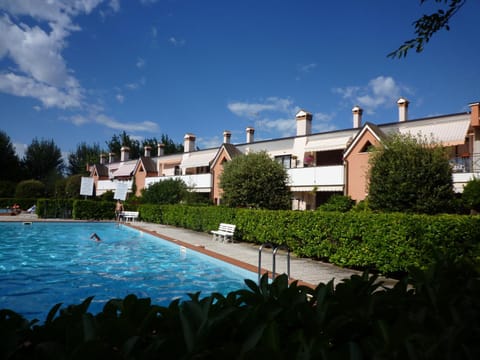 Garden, Swimming pool