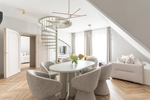 Living room, Seating area, Dining area