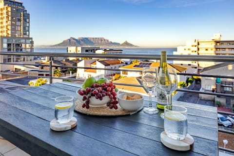 View (from property/room), Balcony/Terrace, Mountain view, Sea view