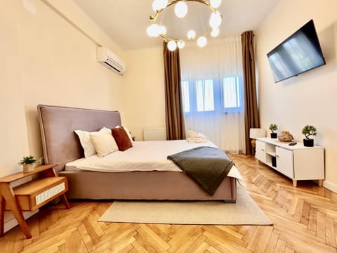 Bed, TV and multimedia, Photo of the whole room, Bedroom, air conditioner