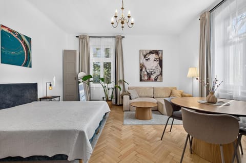 Living room, Photo of the whole room, Seating area, Bedroom