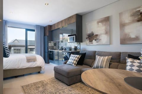 Bed, Kitchen or kitchenette, Living room, Photo of the whole room, Bedroom