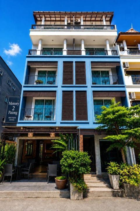 Property building, Day
