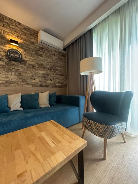 Seating area, air conditioner