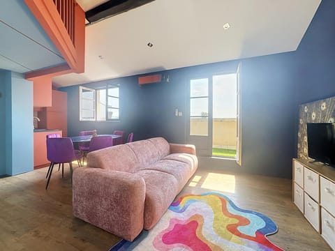Communal lounge/ TV room, TV and multimedia, Living room, Seating area