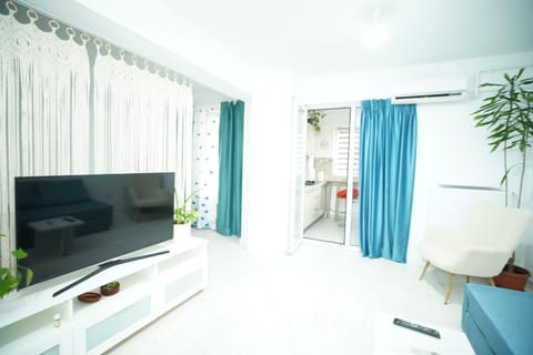 TV and multimedia, Living room, Photo of the whole room, Seating area