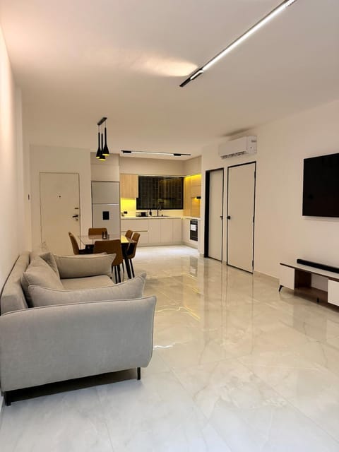 Kitchen or kitchenette, Living room