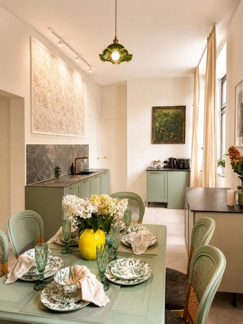 Kitchen or kitchenette, Living room, Dining area