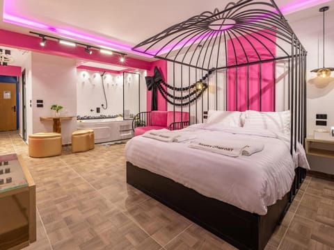 Bed, Bedroom