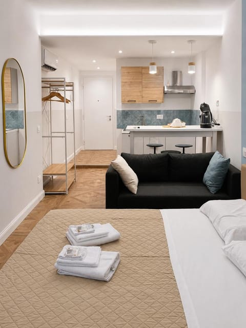 Bed, Kitchen or kitchenette, Living room, Photo of the whole room, Seating area, Bedroom, towels, wardrobe