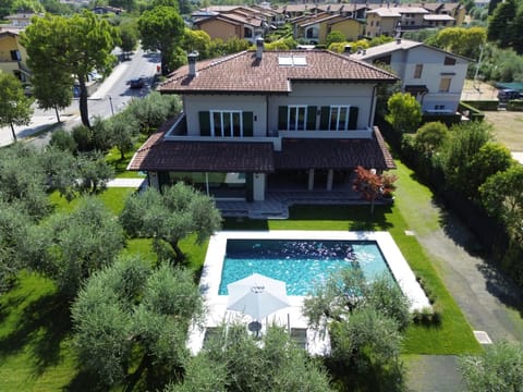 Property building, Spring, Day, Natural landscape, Bird's eye view, Garden, Pool view, Swimming pool, sunbed