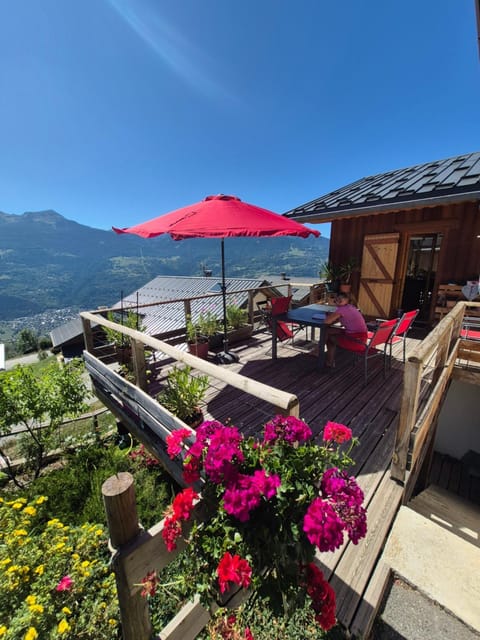 Balcony/Terrace, Mountain view