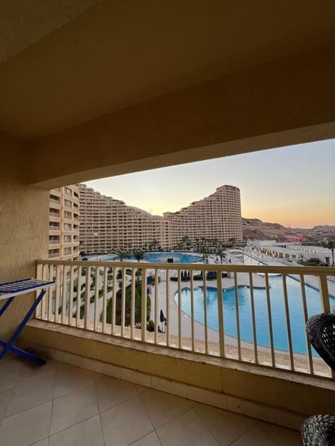 Property building, View (from property/room), Balcony/Terrace, Mountain view, Pool view, Sea view, Swimming pool