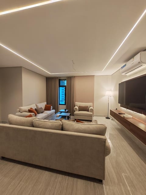 Communal lounge/ TV room, TV and multimedia, Seating area, Evening entertainment