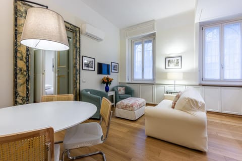 TV and multimedia, Living room, Dining area