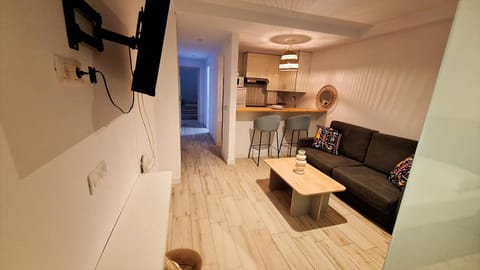 Kitchen or kitchenette, Living room