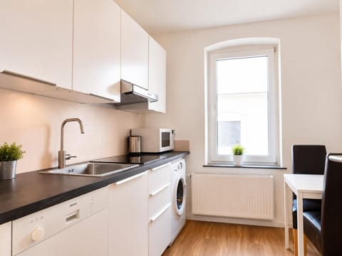Kitchen or kitchenette, Dining area, dishwasher, stove