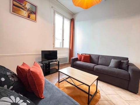 Communal lounge/ TV room, TV and multimedia, Living room, Seating area