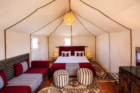 Bed, Photo of the whole room, Bedroom, Breakfast