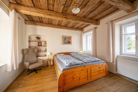 Bed, Living room, Bedroom
