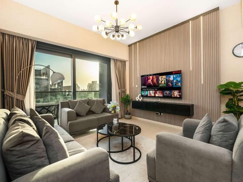 Communal lounge/ TV room, TV and multimedia, Living room, Seating area, Evening entertainment