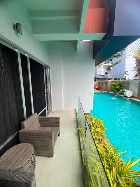 Pool view, Swimming pool