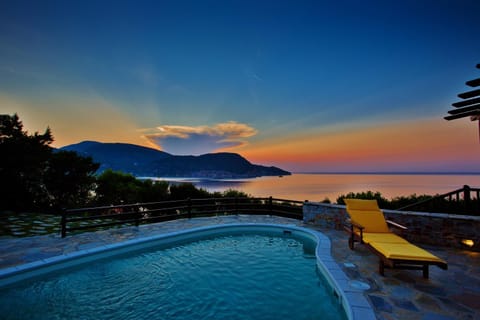 Natural landscape, Summer, Garden, Decorative detail, On site, City view, Garden view, Pool view, Sea view, Swimming pool, Sunset