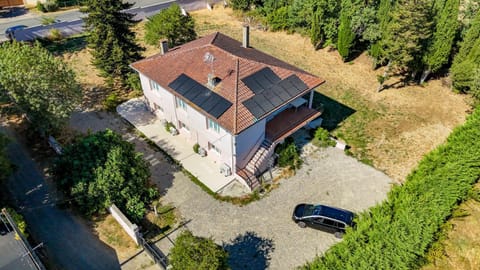 Property building, Day, Natural landscape, Bird's eye view, Parking, concierge