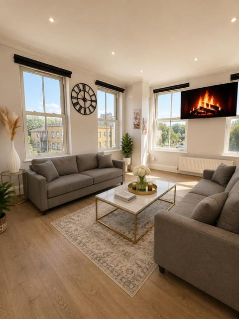TV and multimedia, Living room, Seating area