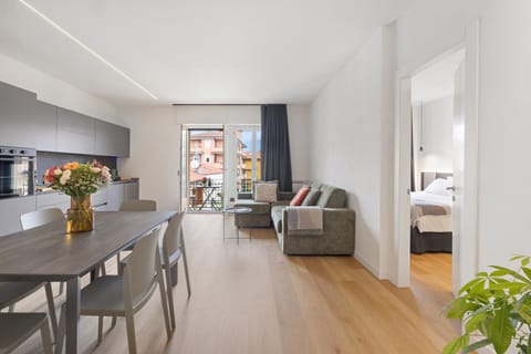 Kitchen or kitchenette, Living room, Seating area, Dining area
