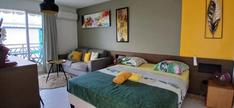 Bed, Living room, Photo of the whole room, Seating area, Bedroom, towels