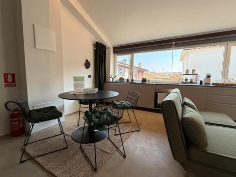Kitchen or kitchenette, Living room, Seating area