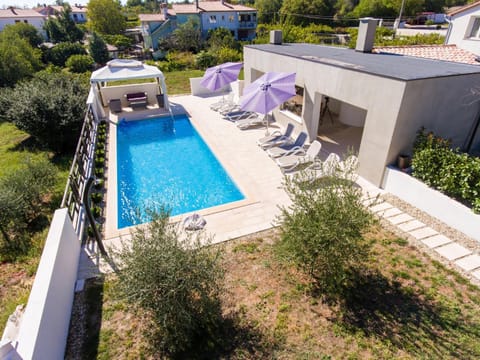 BBQ facilities, Garden, Swimming pool