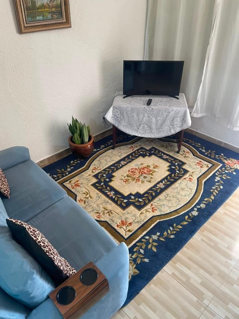 Communal lounge/ TV room, TV and multimedia, Living room, Seating area, Evening entertainment