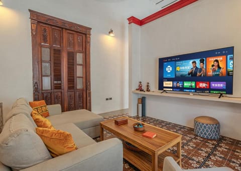 Communal lounge/ TV room, Living room
