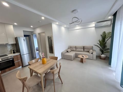 Kitchen or kitchenette, Living room, Seating area
