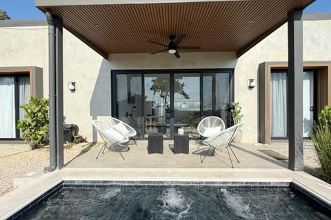 Balcony/Terrace, Swimming pool