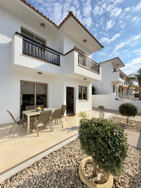 Property building, Patio, Day, View (from property/room), Balcony/Terrace