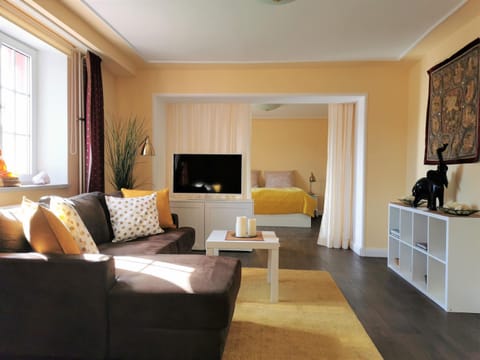 Living room, Photo of the whole room, Seating area