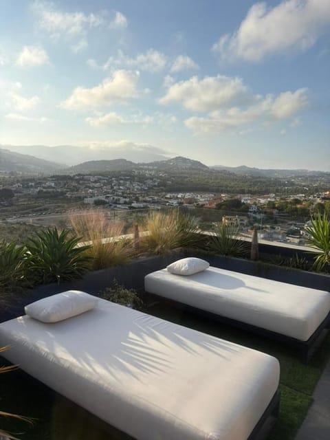Natural landscape, Garden, Mountain view, sunbed