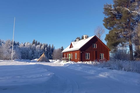Property building, Day, Natural landscape, Winter