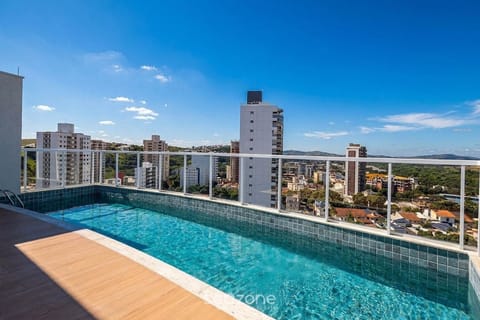 Balcony/Terrace, City view, Swimming pool